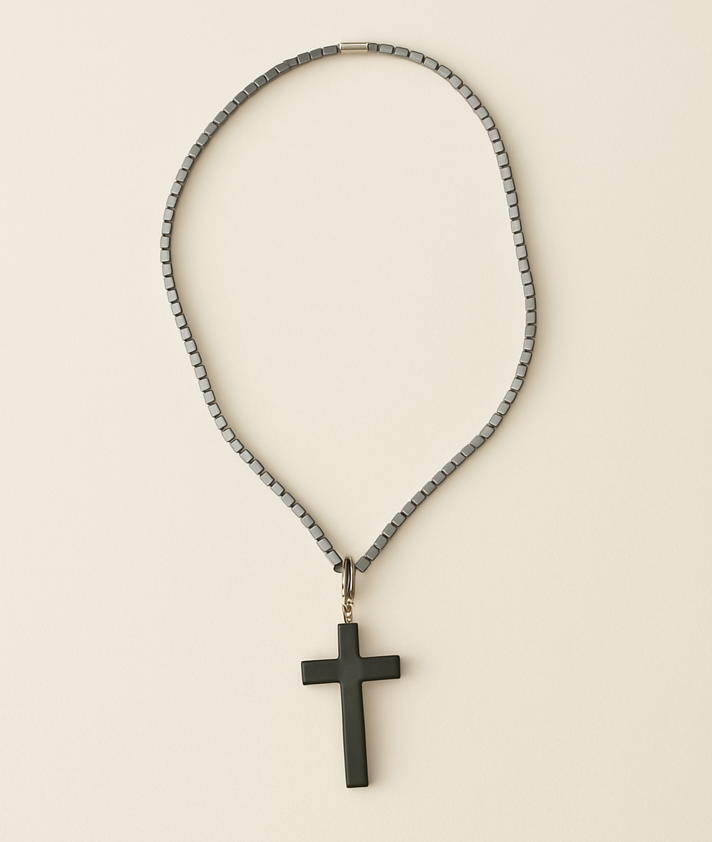 Hematitový náhrdelník kríž